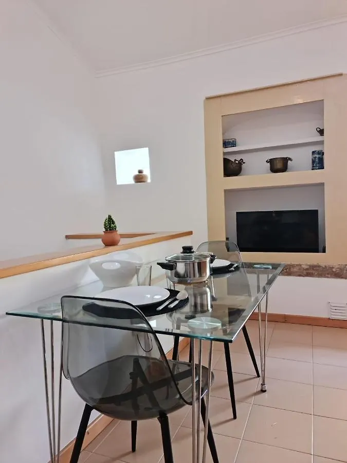 Alta Apartments Coimbra 0*,